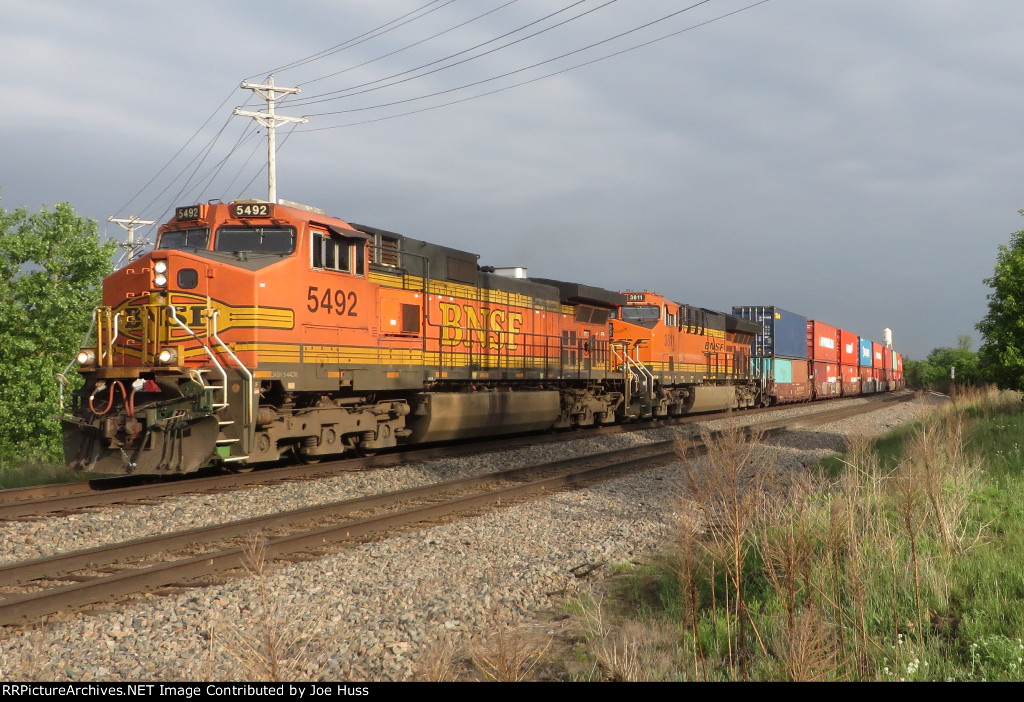 BNSF 5492 East